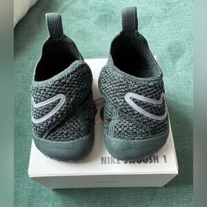 Nike Swoosh 1 Green size 3c